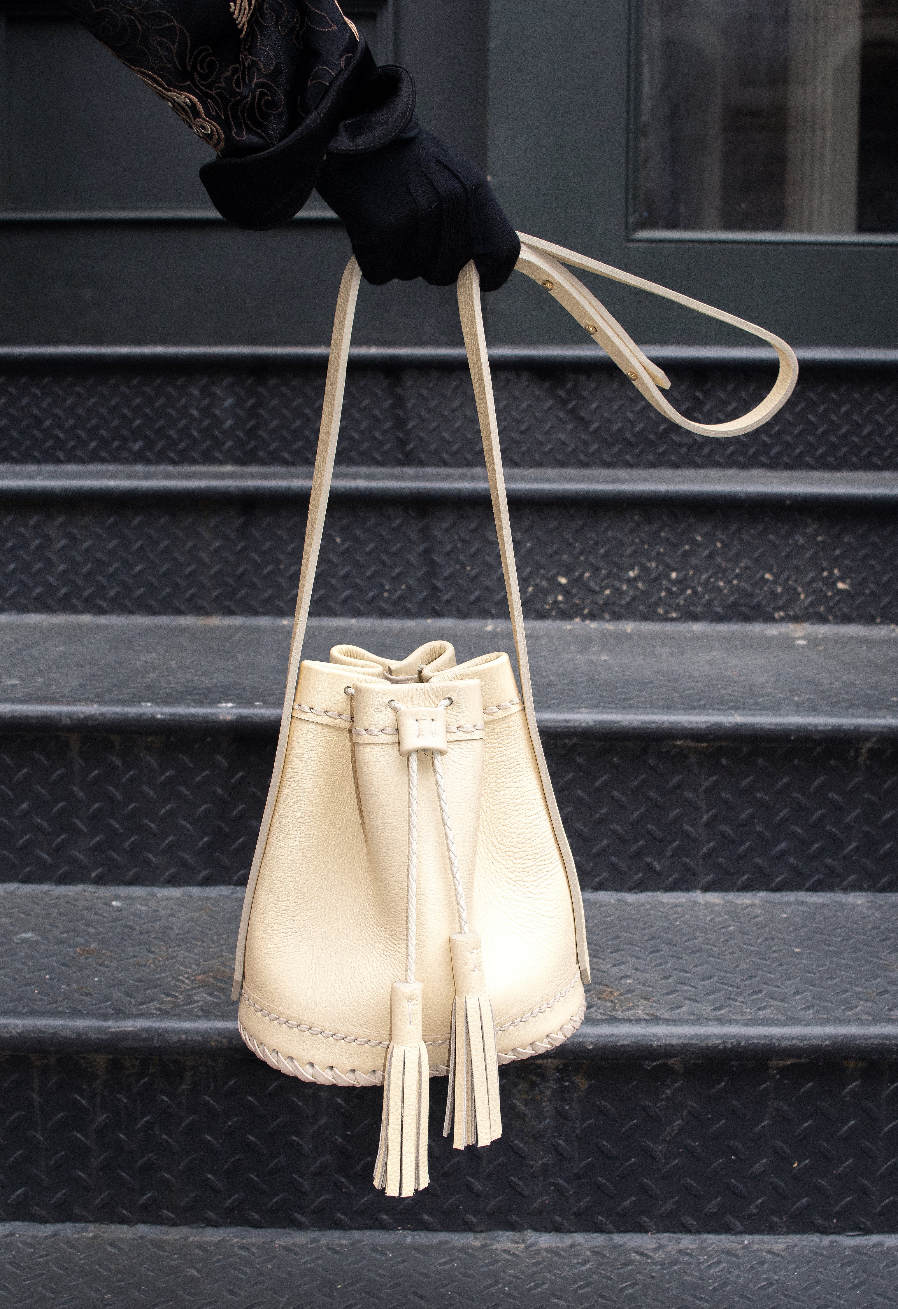 Soft tassel store bucket bag