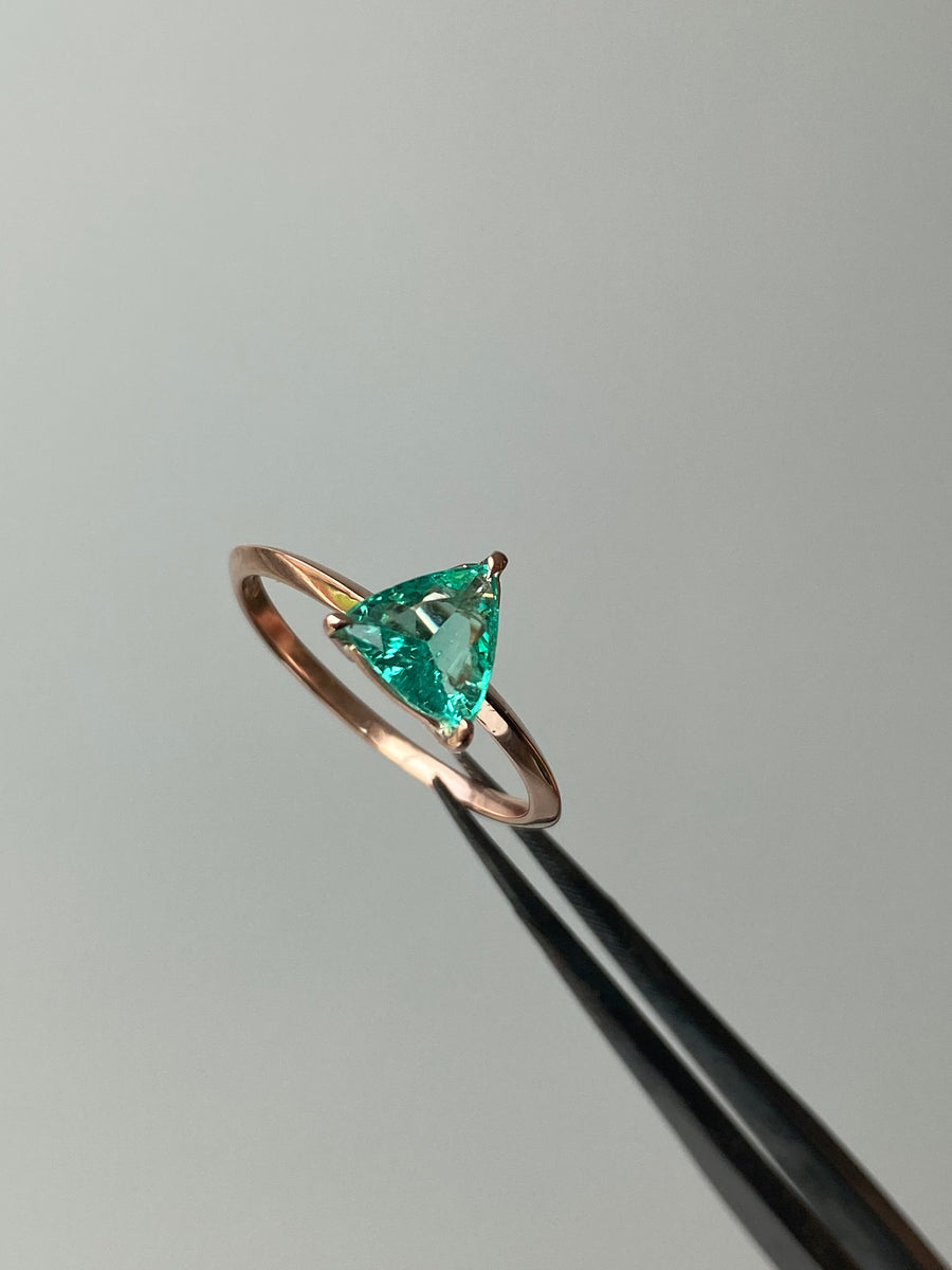 Emerald Pyramid Ring (1 Carat)