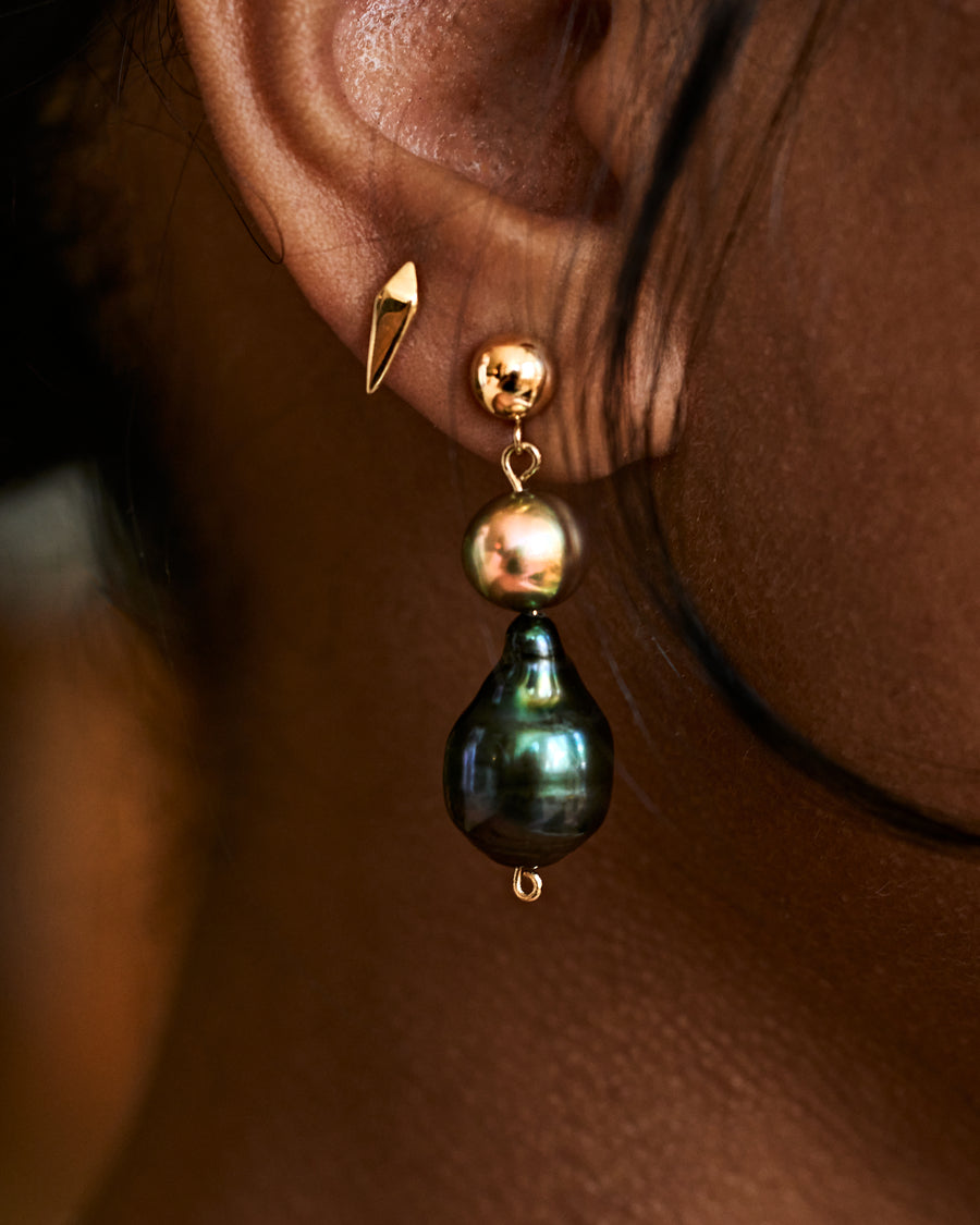 Green–Gold Baroque Dangle Earring