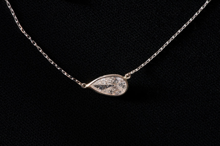 Tear Drop East- West Set Diamond On Link Necklace