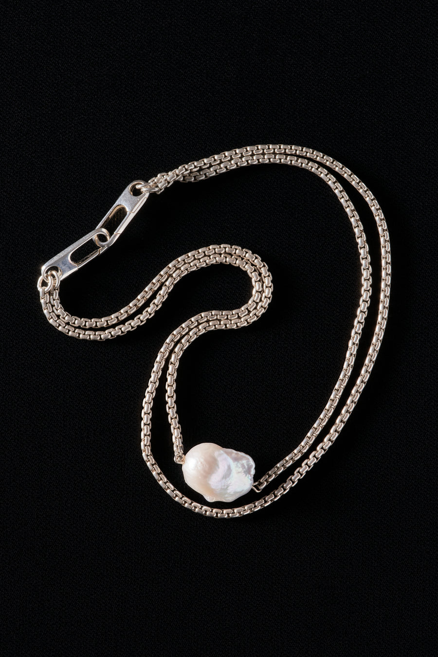 Rounded Box Double Chain Choker with Baroque Peal