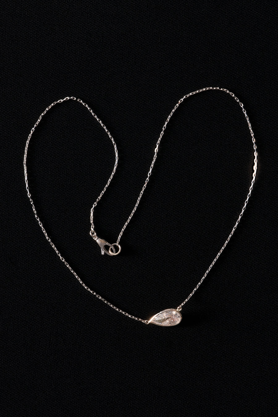 Tear Drop East- West Set Diamond On Link Necklace