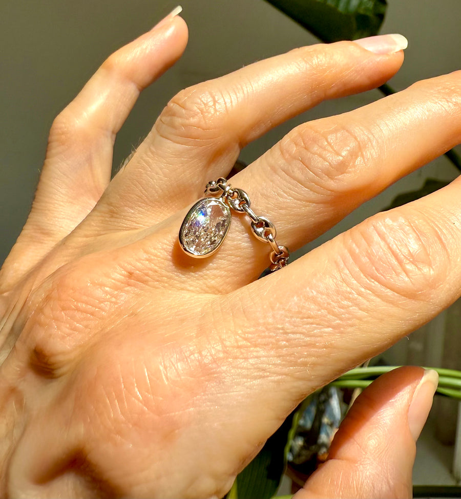 Floating Oval Diamond Chain Ring