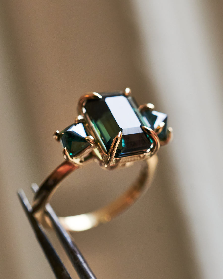 Green Sapphire and Blue Green Pyramid Diamond Ring