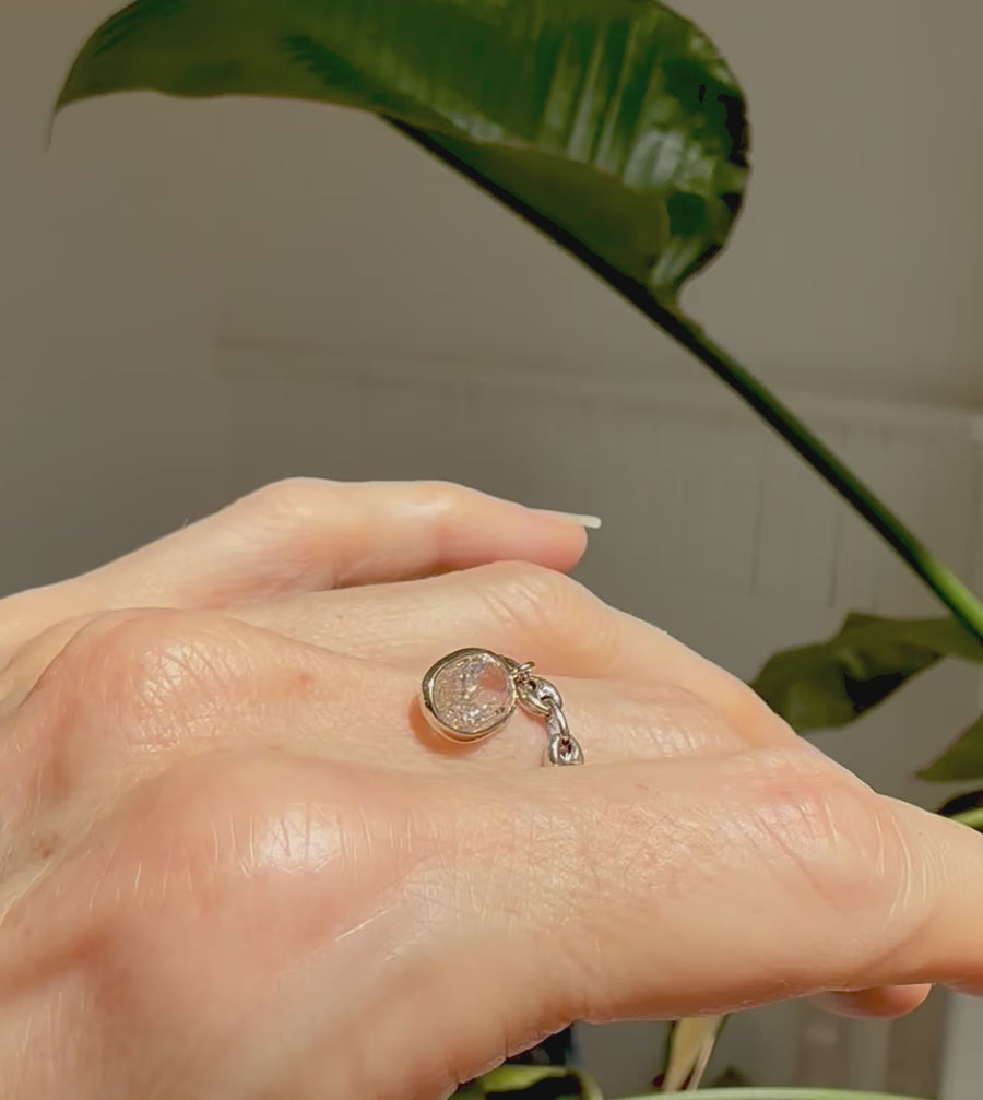 Floating Oval Diamond Chain Ring
