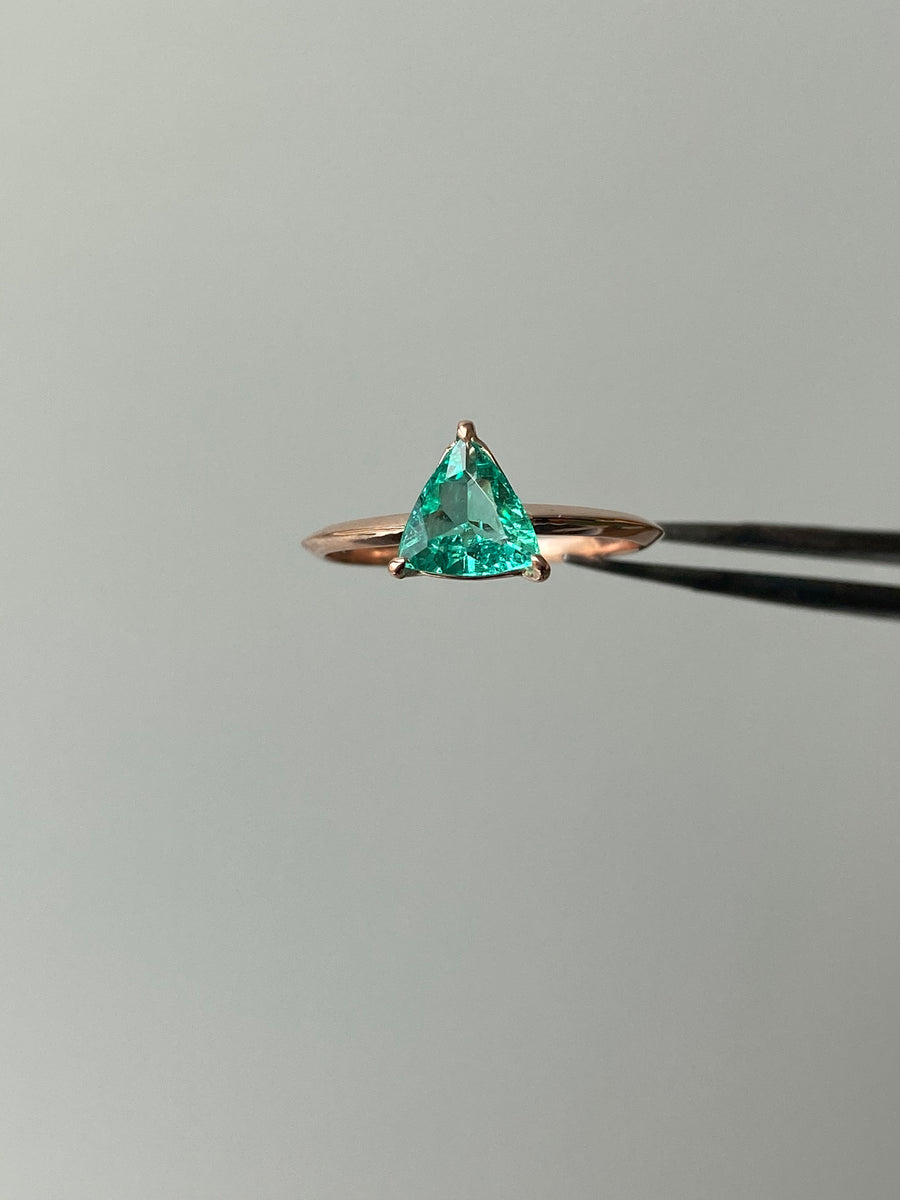Emerald Pyramid Ring (1 Carat)