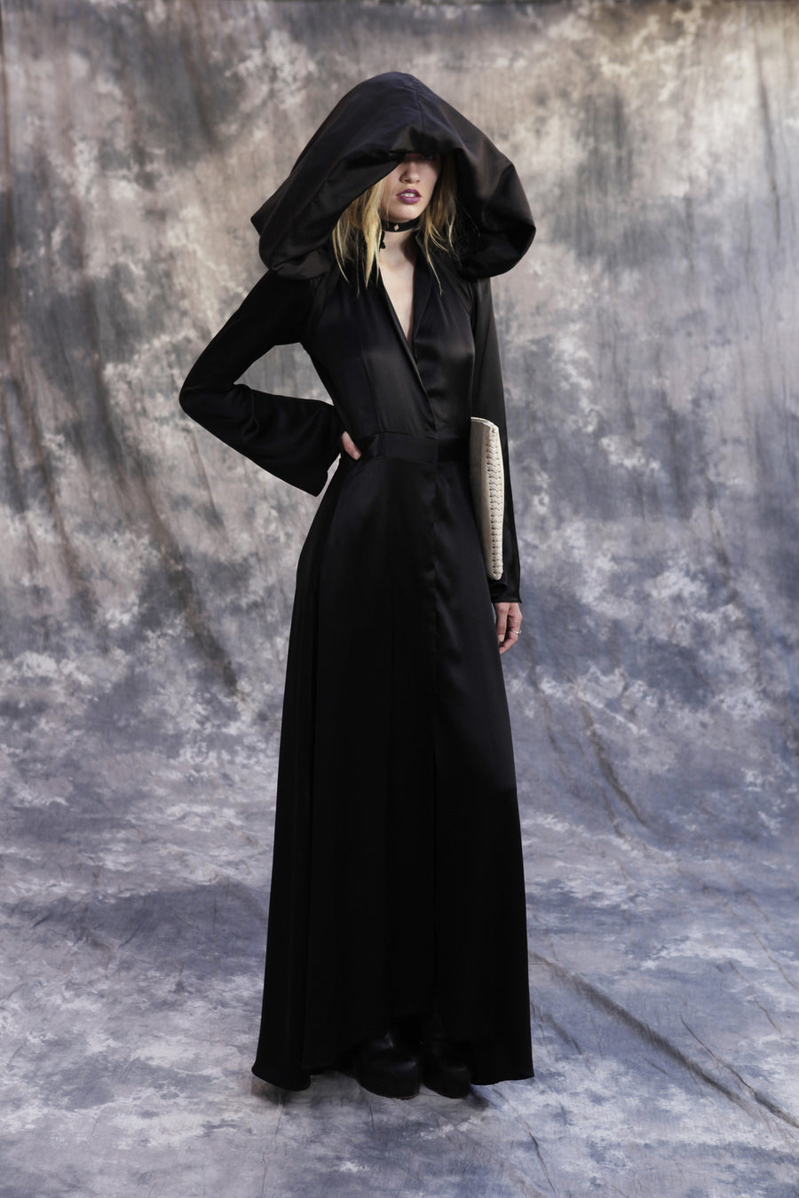 vampire dress designer Countess Yvonne, an evil vampire bride is among the many monsters appearing in the film Goosebumps. We had fun experimenting how to style her cape on her dress. Thank you to costume