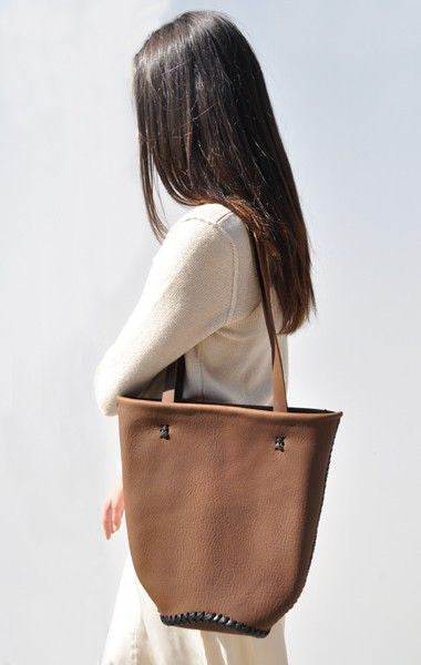 Brown Horse Vegetable Tanned Leather Mini Tote Wendy Nichol Handbag bag Purse Designer Handmade in NYC New York City  braided Basket Everyday Simple Durable Light Medium Tote Eco Leather High Quality Leather