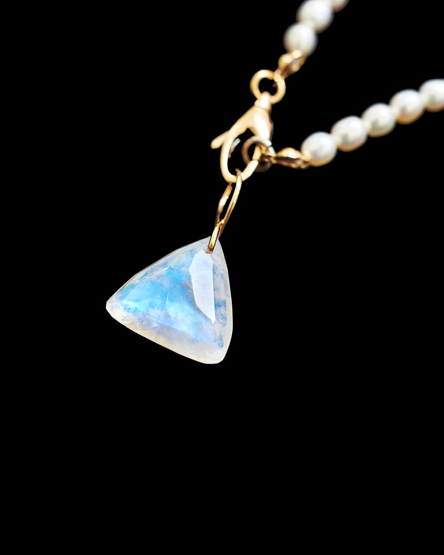 Faceted Trillion Moonstone on a 14k yellow gold infinity bale